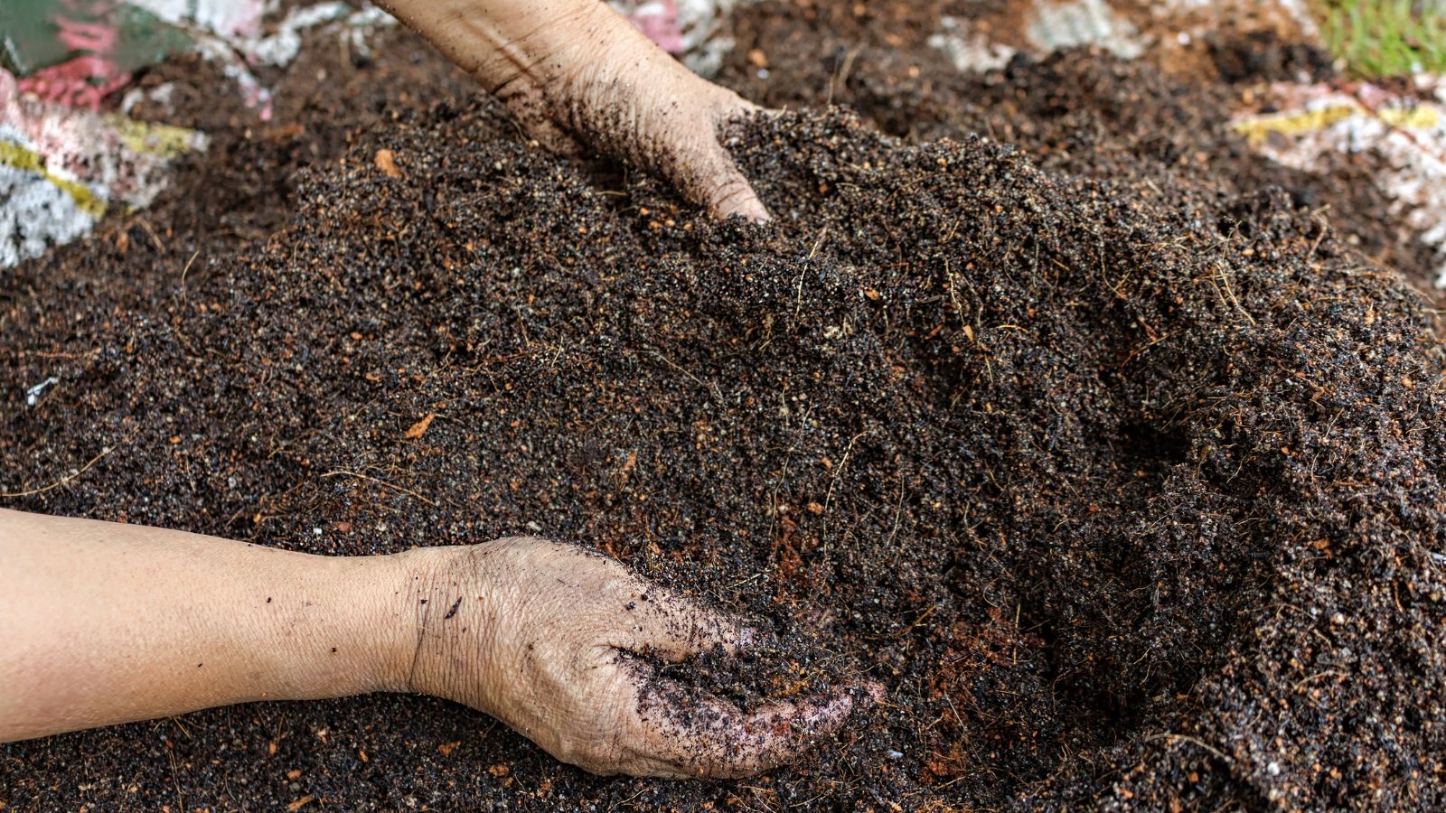 » The Benefits of Composting in Soil Preparation for Beginners
